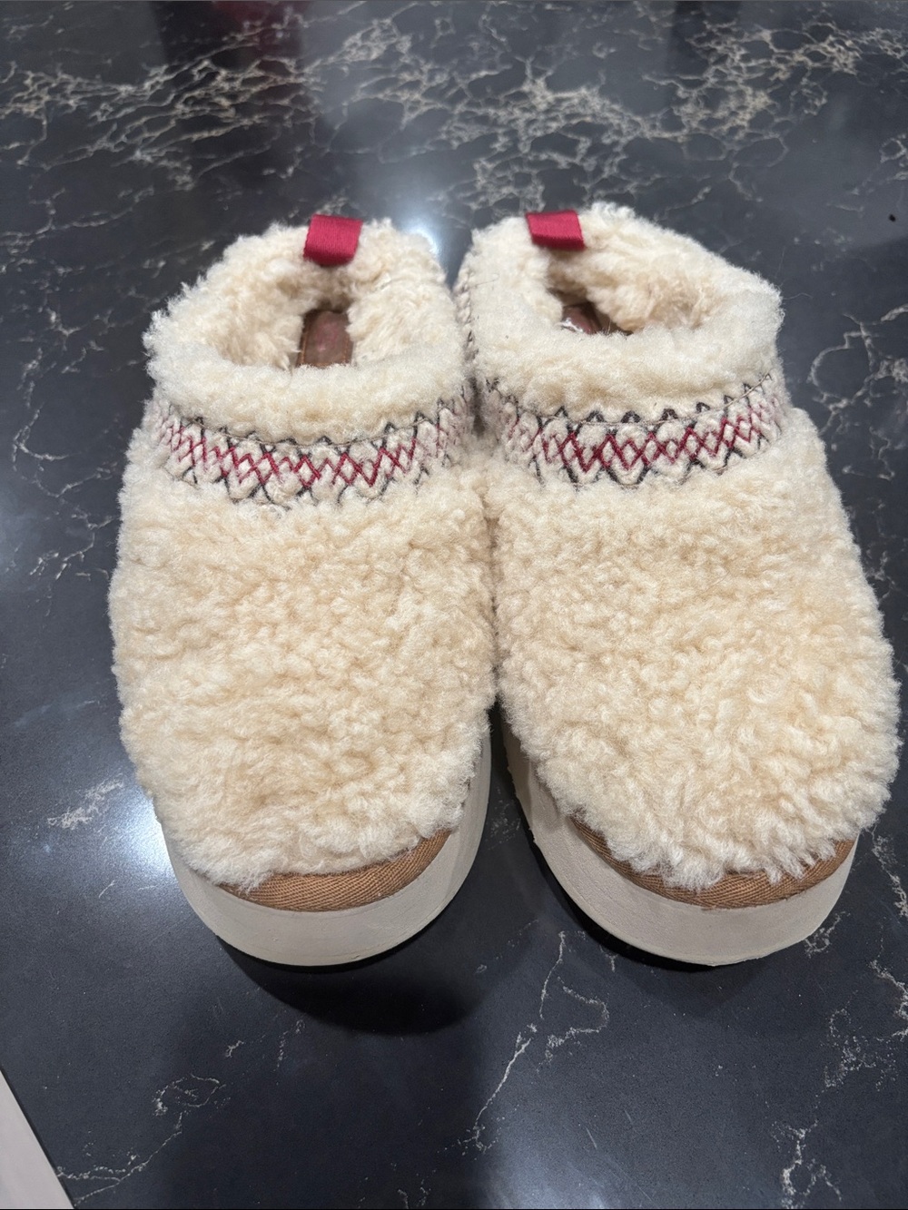 Women’s Uggs Sz 10